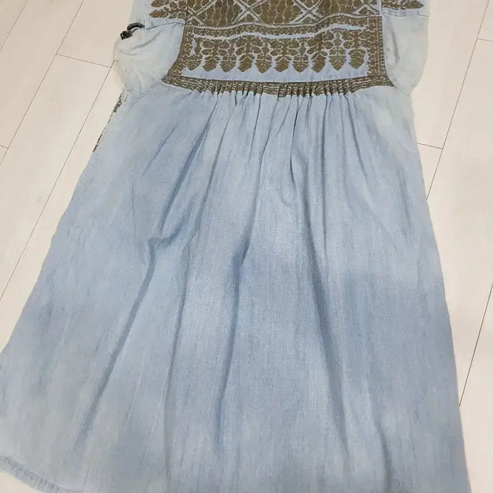 [BUNJANG] Ethnic Embroidered Denim Dress / 에스닉 자수 데님 원피스