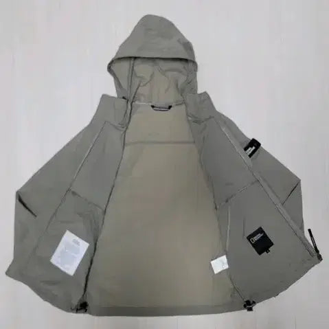 [BUNJANG] National Windbreaker Beige Jacket / 내셔널 바람막이