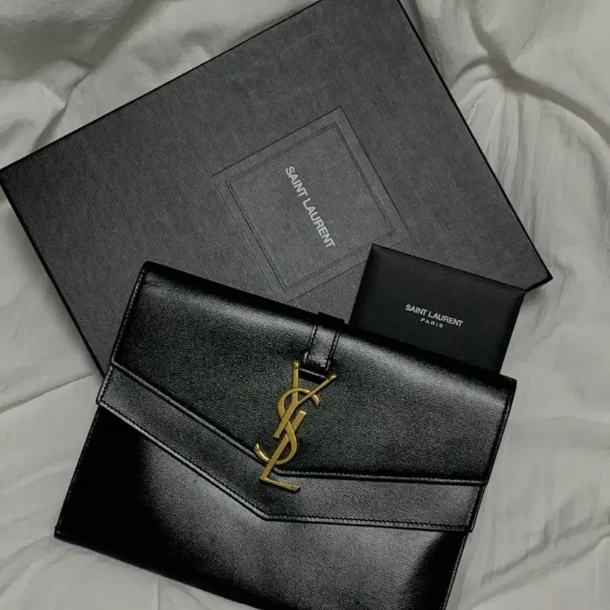 [BUNJANG] Yves Saint Laurent Monogram Clutch / 입생로랑 클러치