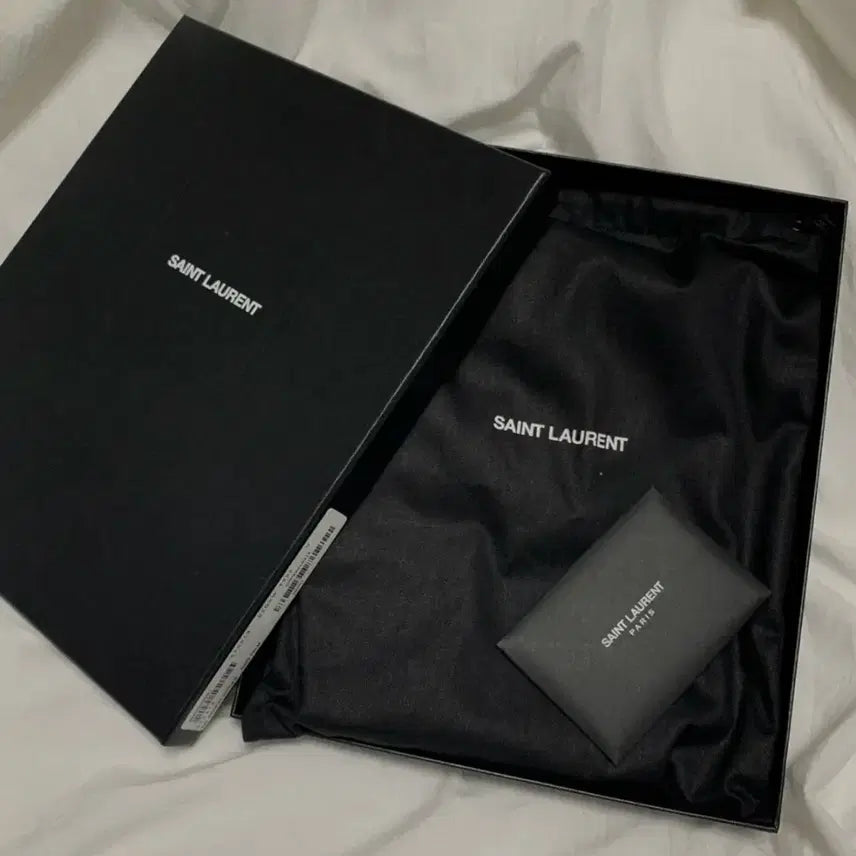 [BUNJANG] Yves Saint Laurent Monogram Clutch / 입생로랑 클러치
