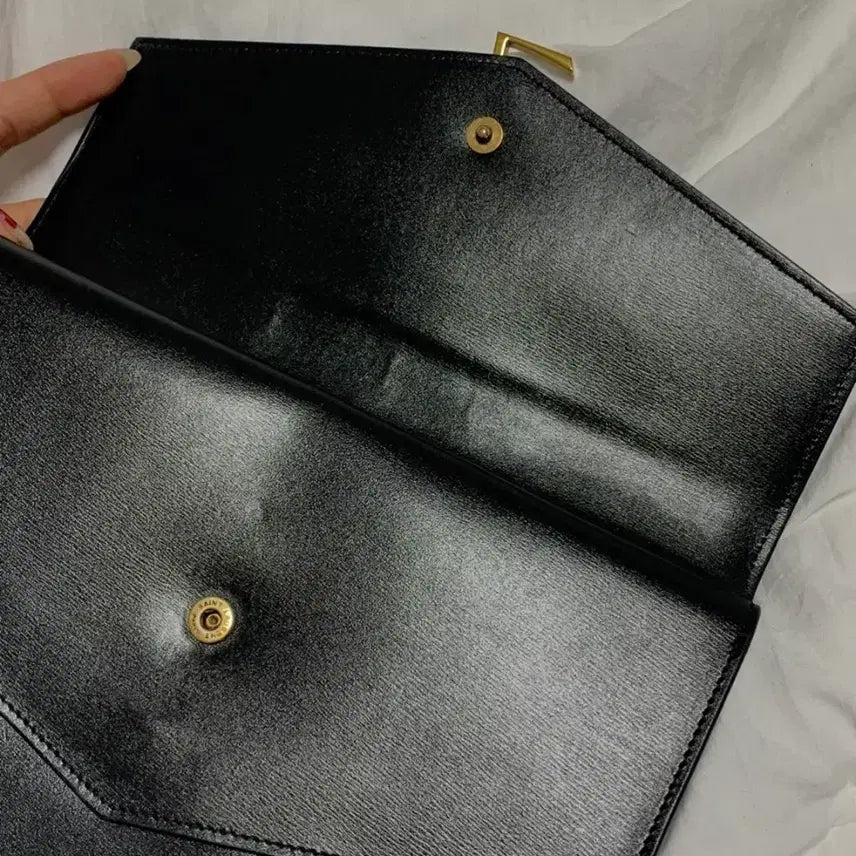 [BUNJANG] Yves Saint Laurent Monogram Clutch / 입생로랑 클러치