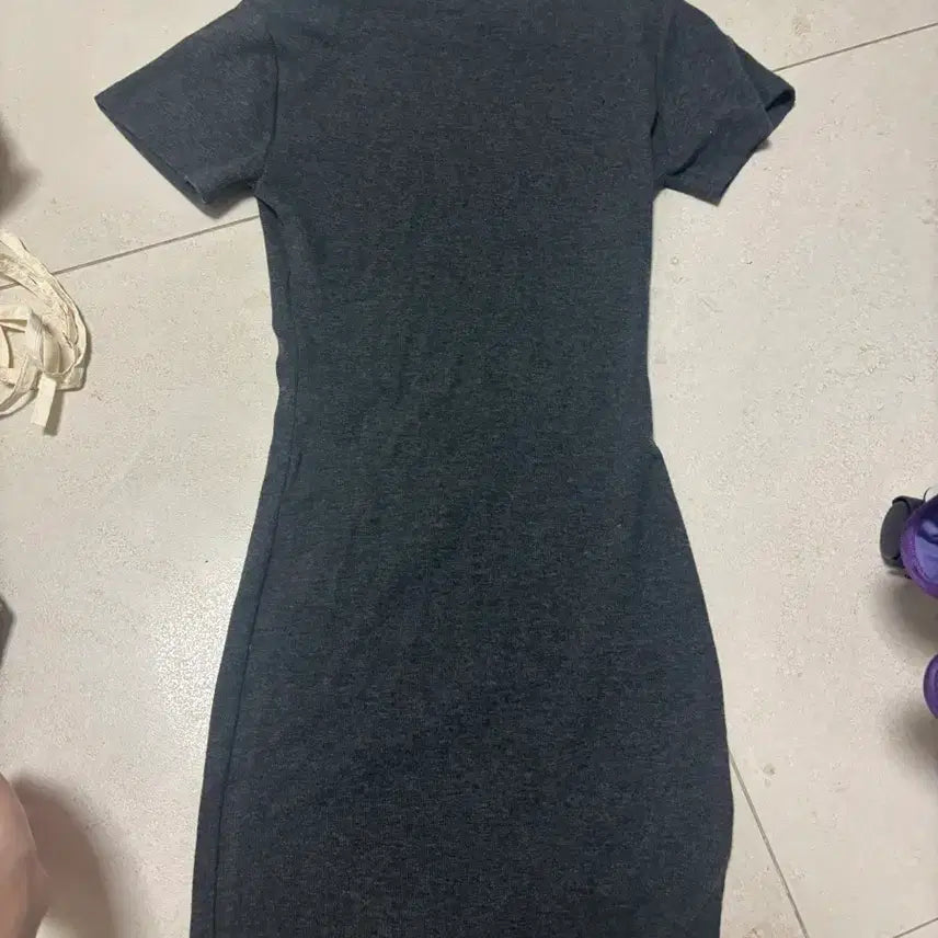 [BUNJANG] H-Line Short-Sleeve Mini Dress Charcoal / 차콜 H라인 반팔 원피스 반폴라 히니크