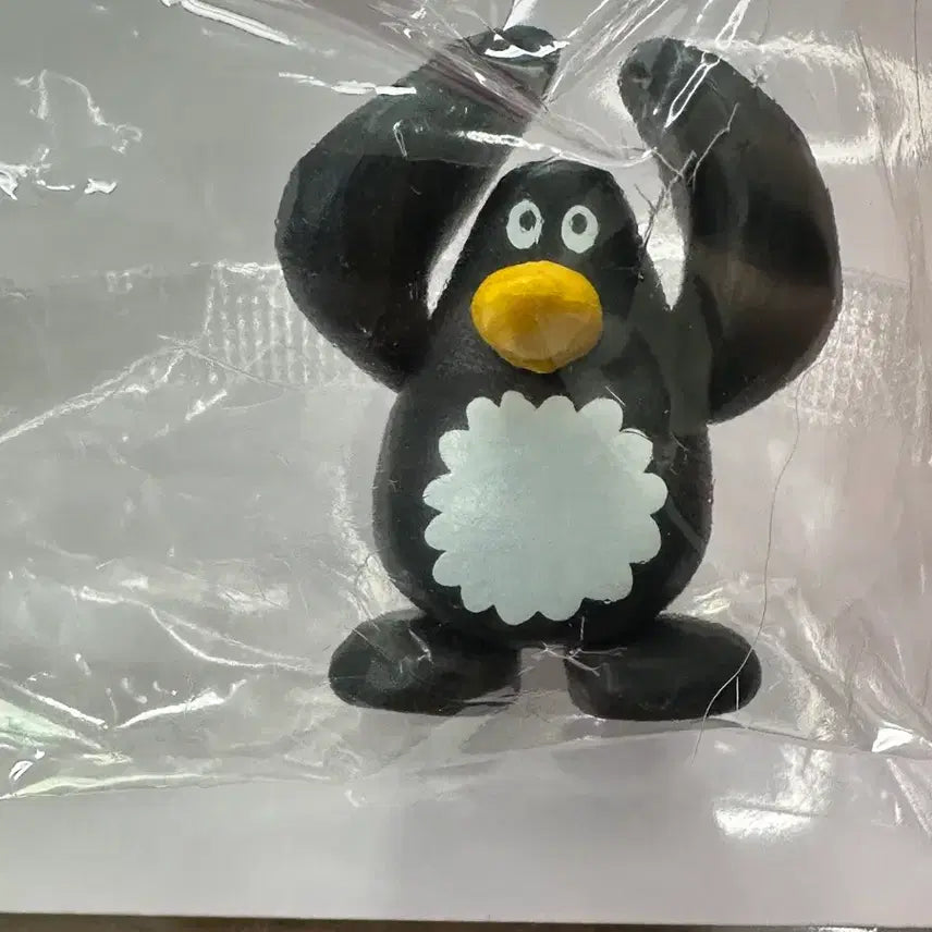 [BUNJANG] Daisuke Kondo Penguin Mascot Figure / 다이스케 콘도 피규어 펭귄