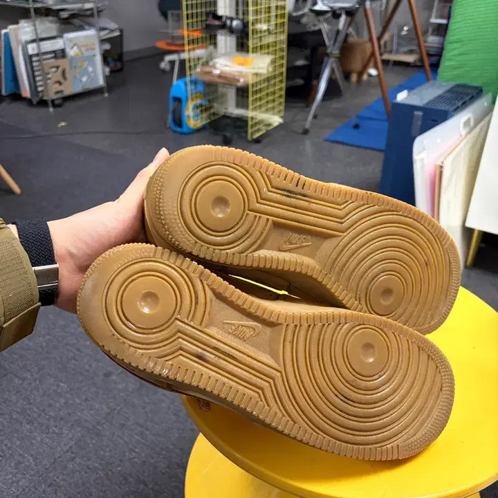 [SOLD OUT] 나이키 슈프림 에어포스1 플랙스 된장 290