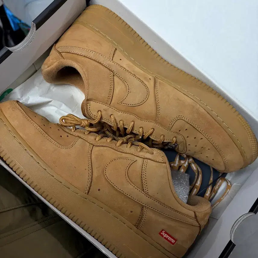 [SOLD OUT] 나이키 슈프림 에어포스1 플랙스 된장 290