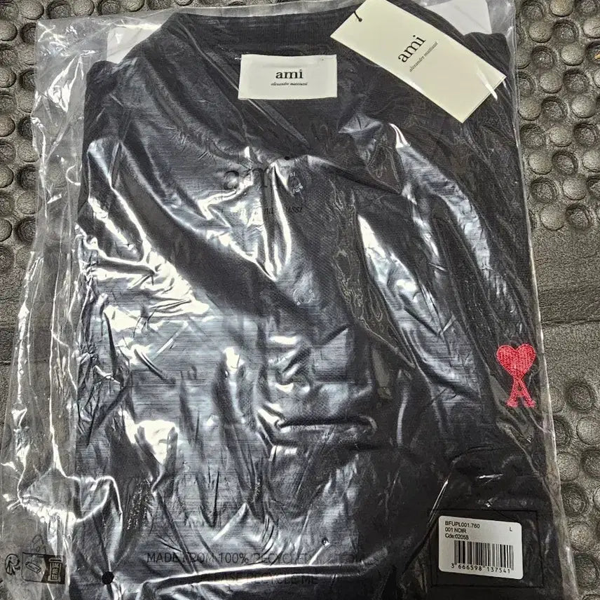 [SOLD OUT] 아미 스몰 하트 블랙 카라반팔 티셔츠L