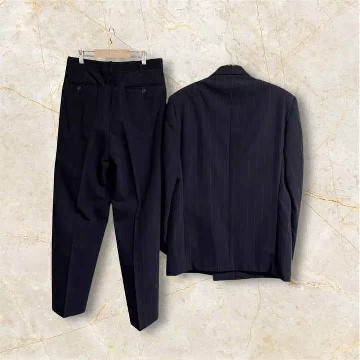 [BUNJANG] Krizia Uomo Black Label Navy Stripe Suit / Made in Italy Black Label Krizia Uomo 수트