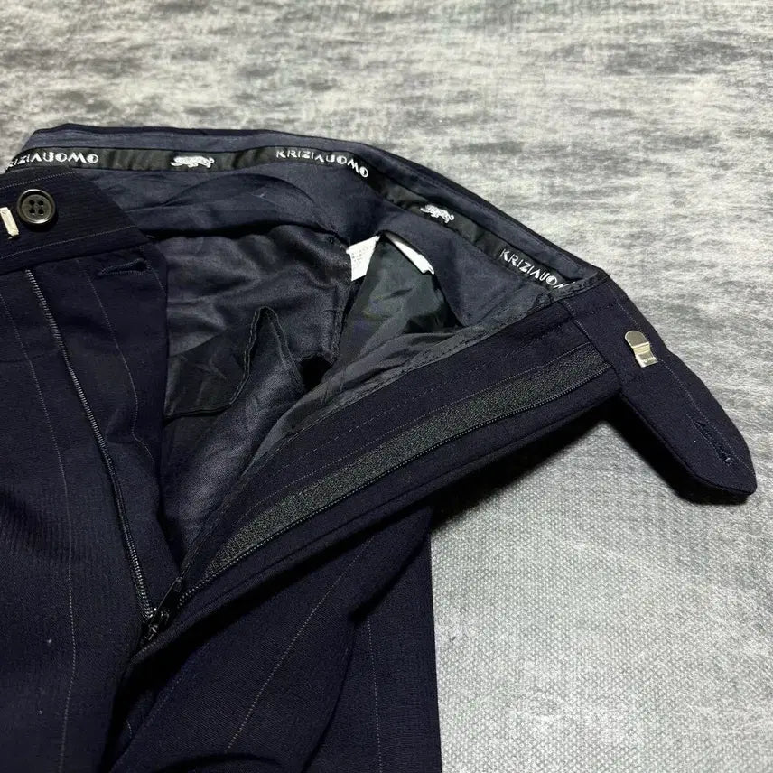 [BUNJANG] Krizia Uomo Black Label Navy Stripe Suit / Made in Italy Black Label Krizia Uomo 수트