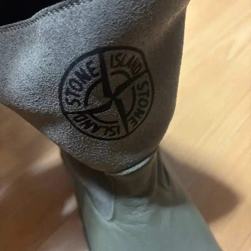 [BUNJANG] Stone Island Logo Boots / 스톤아일랜드 로고 부츠 새상품