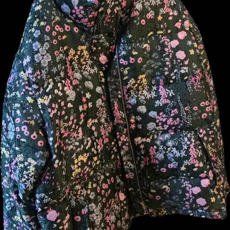 [BUNJANG] Mabling Flower Jacquard Down Padded Jacket Black / 마블링(Mabling) 플라워 자카드 다운 패딩 Black