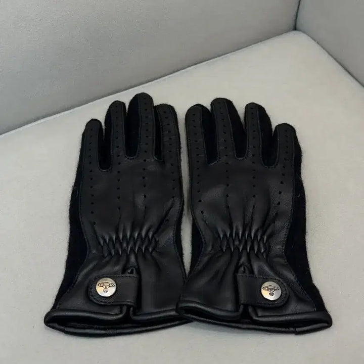 [BUNJANG] Vivienne Westwood Gloves / 비비안웨스트우드 장갑