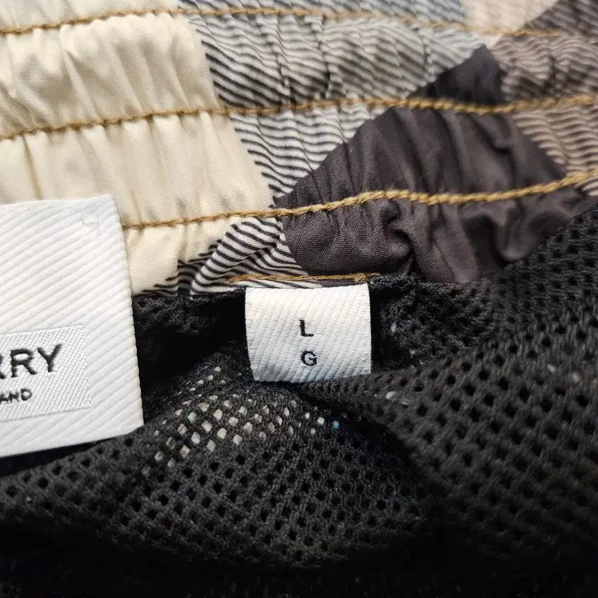 [BUNJANG] Burberry Check Pattern Swim Shorts / [정품/새상품급/L사이즈] 버버리 체크 패턴 반바지 스윔팬츠