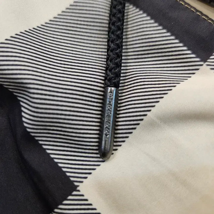 [BUNJANG] Burberry Check Pattern Swim Shorts / [정품/새상품급/L사이즈] 버버리 체크 패턴 반바지 스윔팬츠