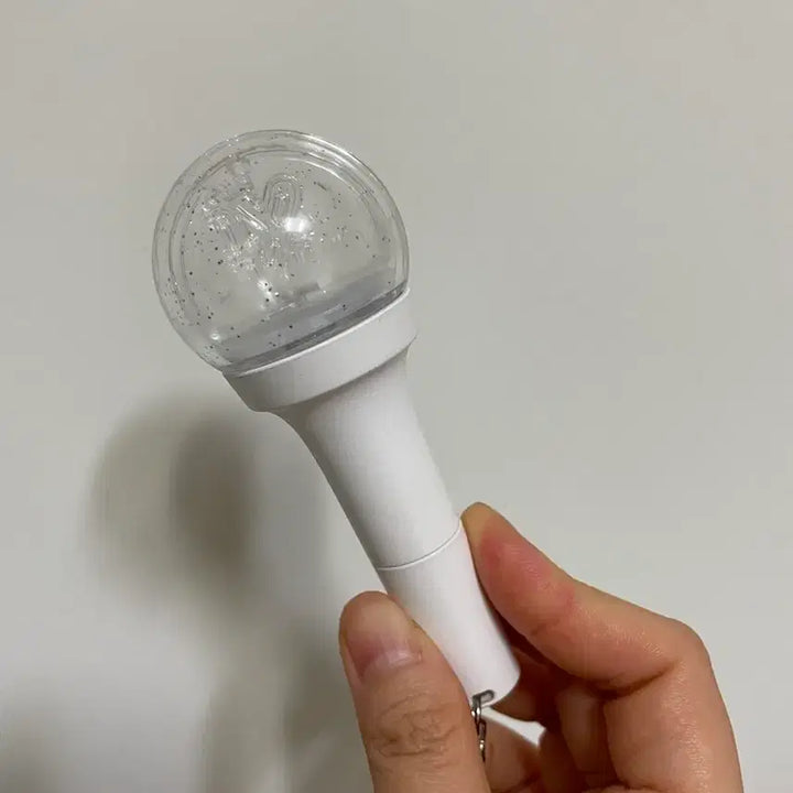 [BUNJANG] IVE Light Stick Keyring / 아이브 라이트 응원봉 키링(박스, 설명서o)