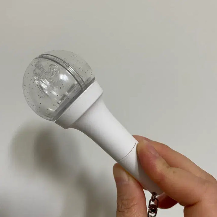 [BUNJANG] IVE Light Stick Keyring / 아이브 라이트 응원봉 키링(박스, 설명서o)