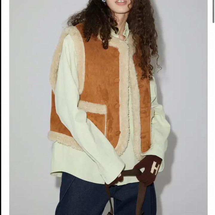 [BUNJANG] Nohant Suede Mouton Vest Brown / 노앙 무스탕조끼 베스트 BROWN