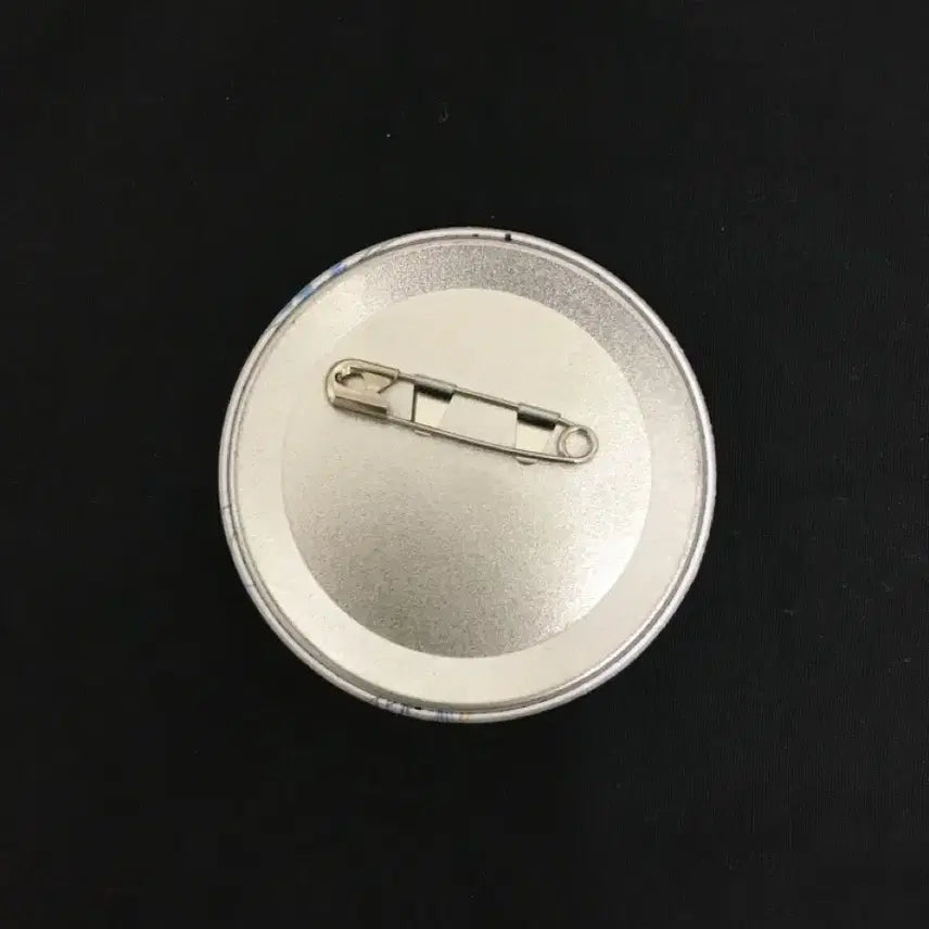 [BUNJANG] Attack on Titan Erwin Can Badge / 진격의 거인 엘빈 캔뱃지