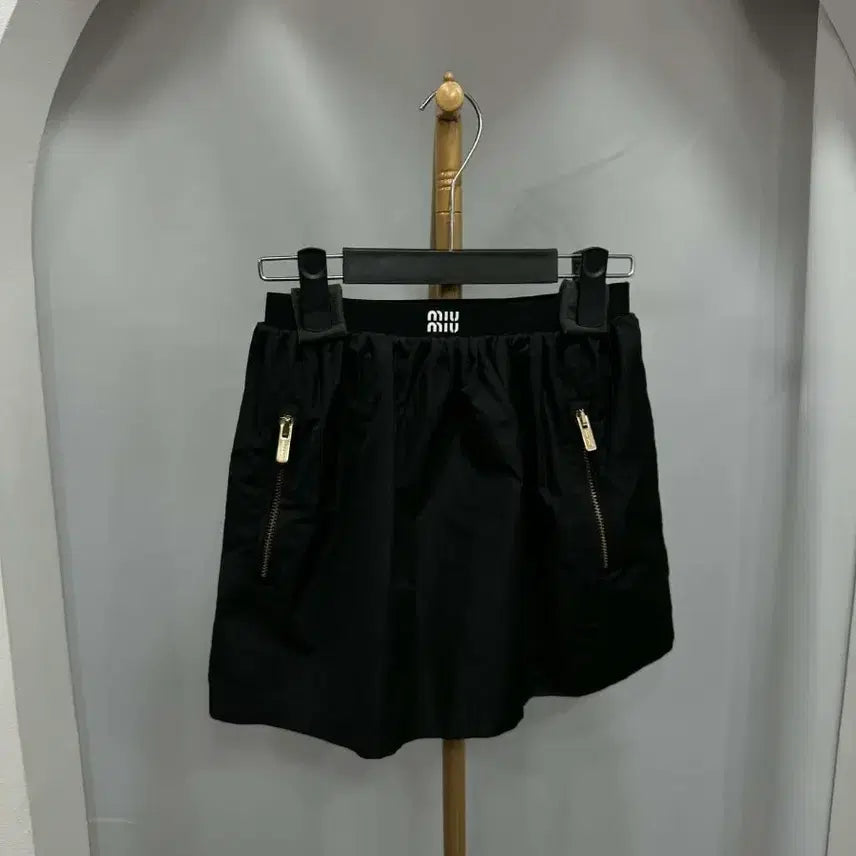 [BUNJANG] Miu Miu Bending Technical Skirt / 미우미우 밴딩 테크니컬 스커트 40사이즈