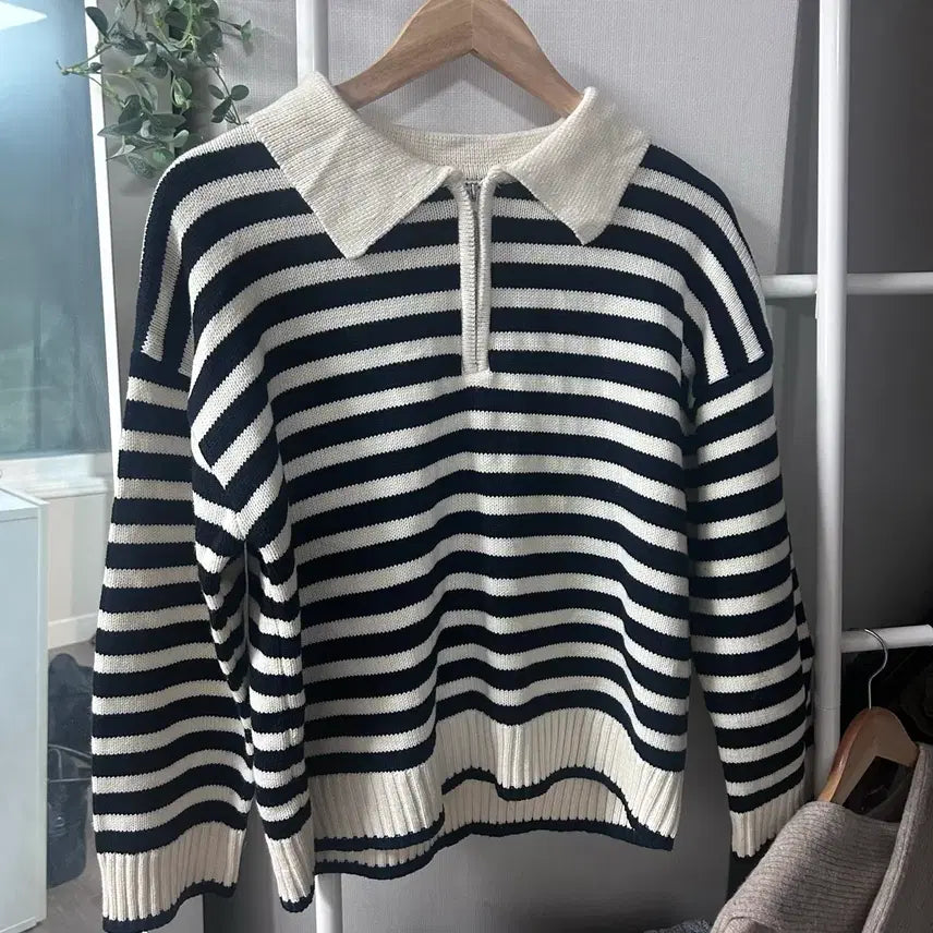 [BUNJANG] Striped Collar Knit Top / 단가라 스트라이프 카라 니트 새상품
