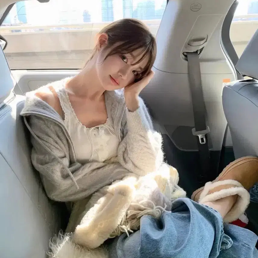 [SOLD OUT] 더바넷 케이블 니트 후드 집업