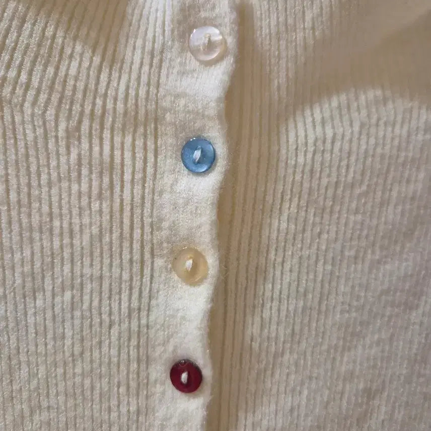 [BUNJANG] Ivory Button Knit Sweater / 아이보리 단추 니트