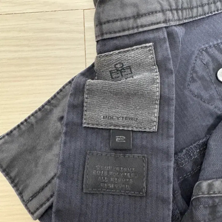 [BUNJANG] Polytelu Dark Charcoal Navy Pants / [2]폴리테루 파라팬츠 다크차콜네이비