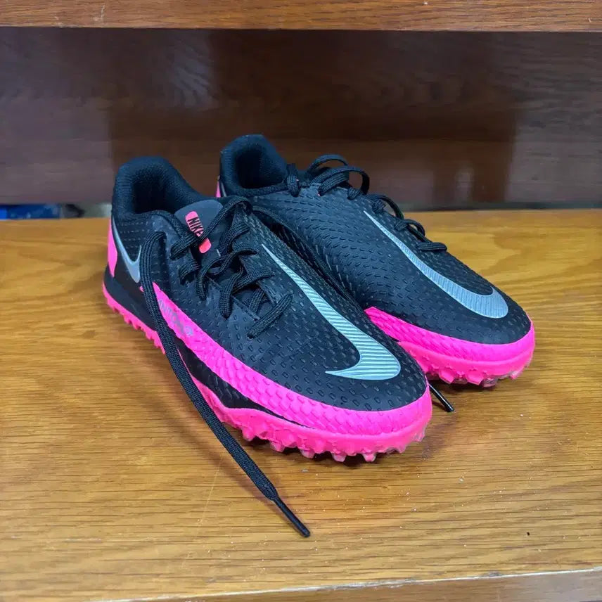[BUNJANG] Nike Phantom GX TF Soccer Cleats Pink/Black / 나이키 팬텀 GX TF 축구화 핑크/블랙