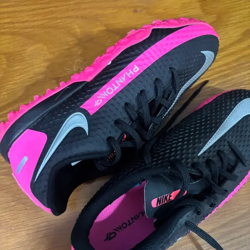 [BUNJANG] Nike Phantom GX TF Soccer Cleats Pink/Black / 나이키 팬텀 GX TF 축구화 핑크/블랙