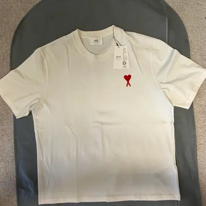 [BUNJANG] BTS (Army) Heart Logo T-shirt (L) / (새상품) 아미 하트 로고 반팔 티셔츠 (L)