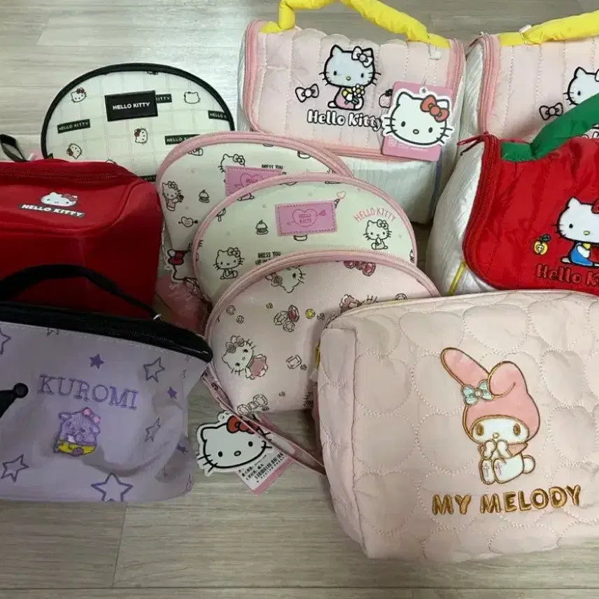 [BUNJANG] Sanrio and Crayon Shin-chan Bag and Pouch Collection / 판매) 사진 12장 산리오,짱구 가방 파우치 모음