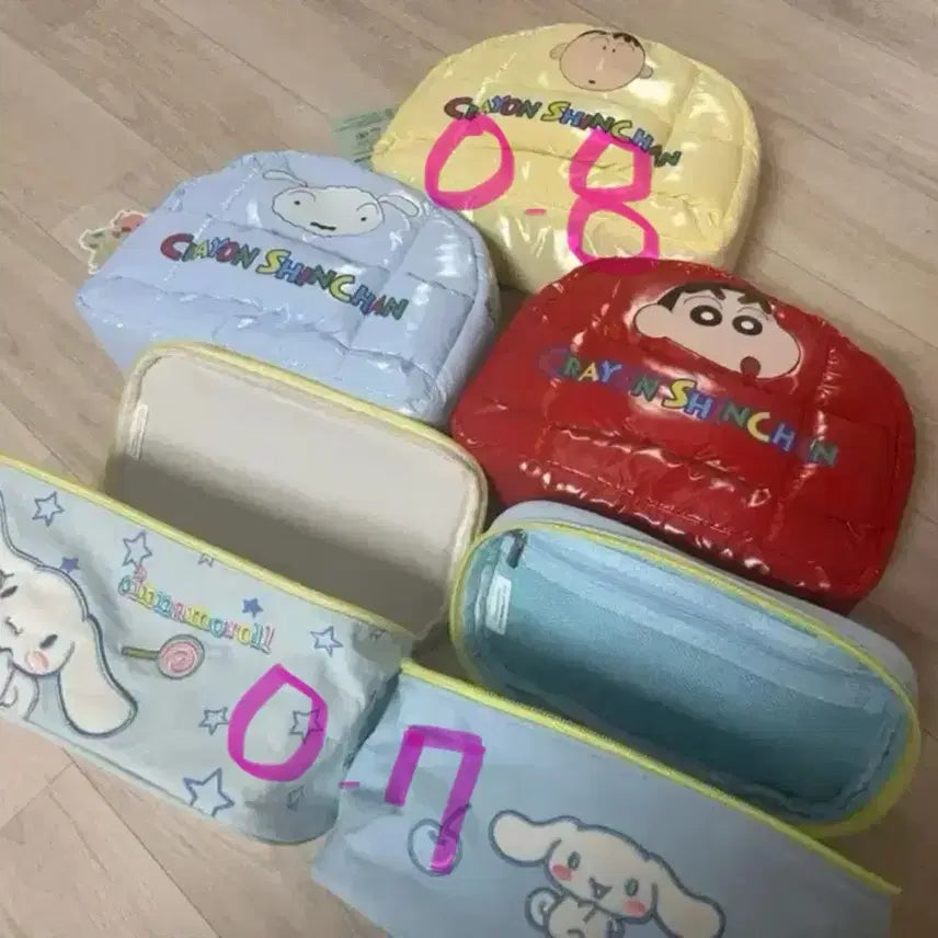 [BUNJANG] Sanrio and Crayon Shin-chan Bag and Pouch Collection / 판매) 사진 12장 산리오,짱구 가방 파우치 모음