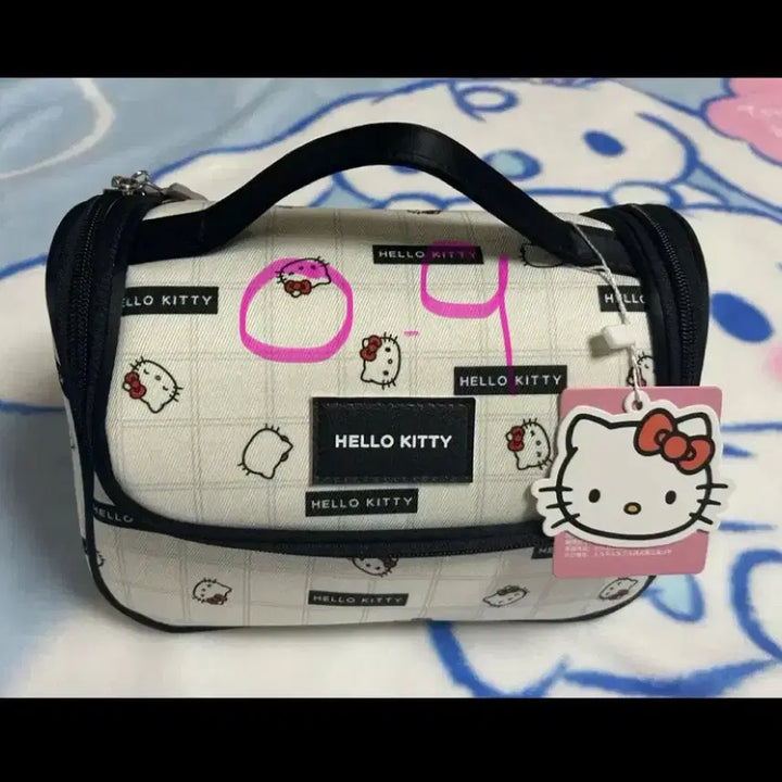 [BUNJANG] Sanrio and Crayon Shin-chan Bag and Pouch Collection / 판매) 사진 12장 산리오,짱구 가방 파우치 모음