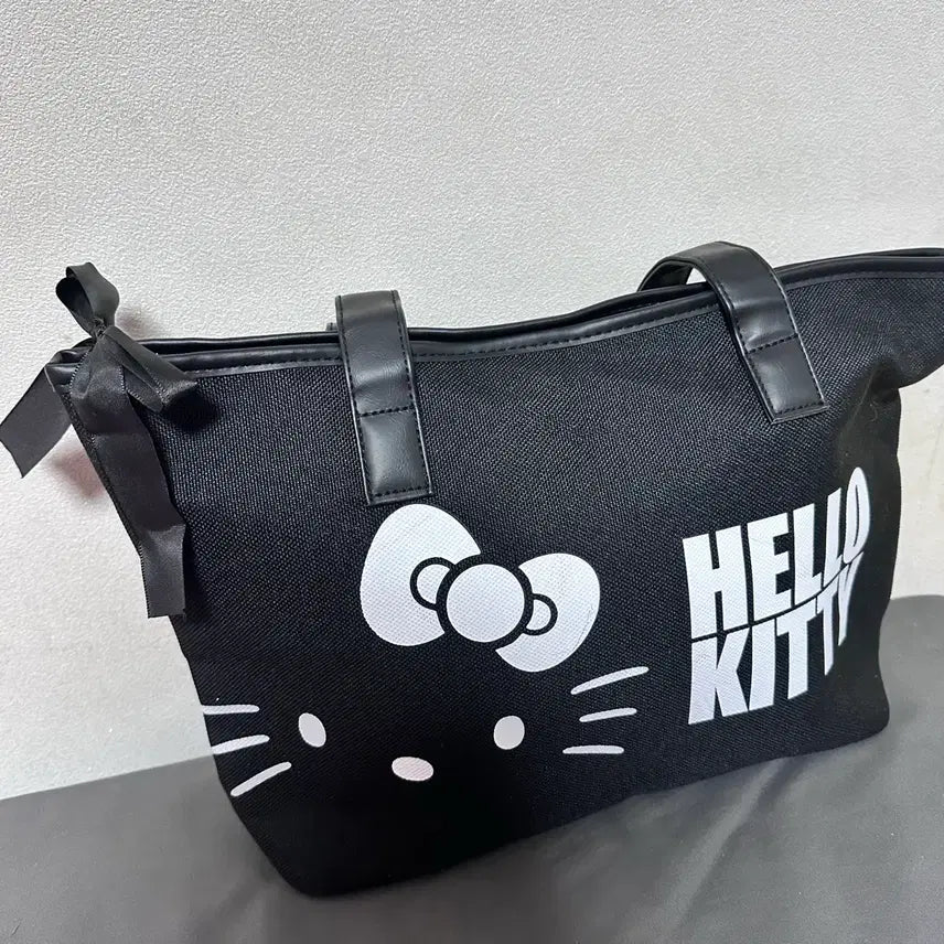 [BUNJANG] Hello Kitty Black Tote Bag with Ribbon / 헬로키티 블랙 토트백 리본