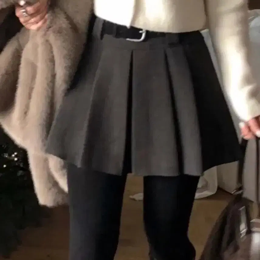 [BUNJANG] Unbranded Charcoal Pleated Mini Skirt / 차콜 플리츠 미니 스커트