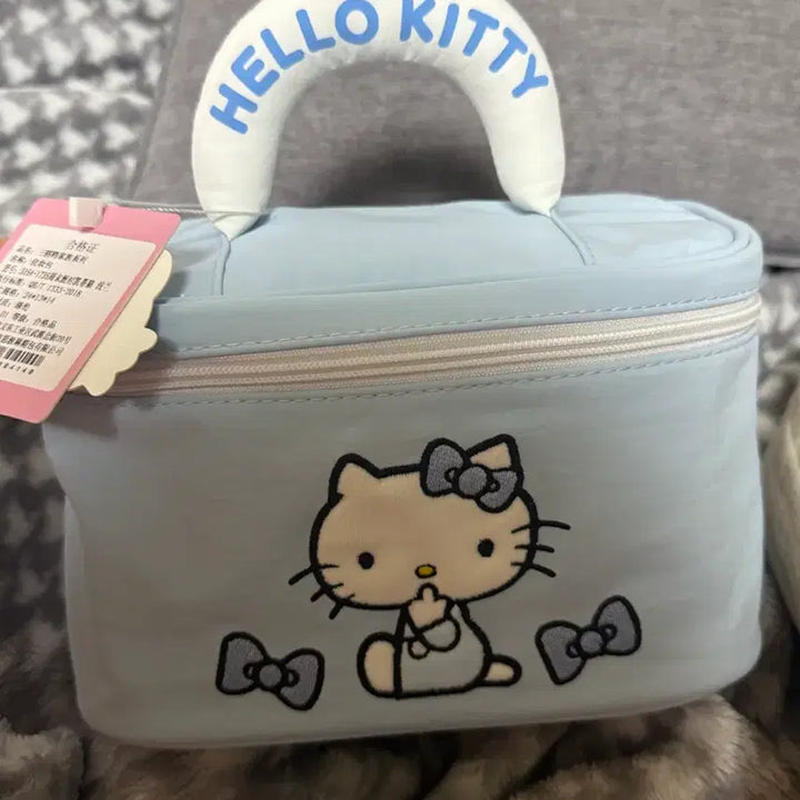 [BUNJANG] Hello Kitty Pouch Handbag / 헬로키티 파우치 하늘색 가방