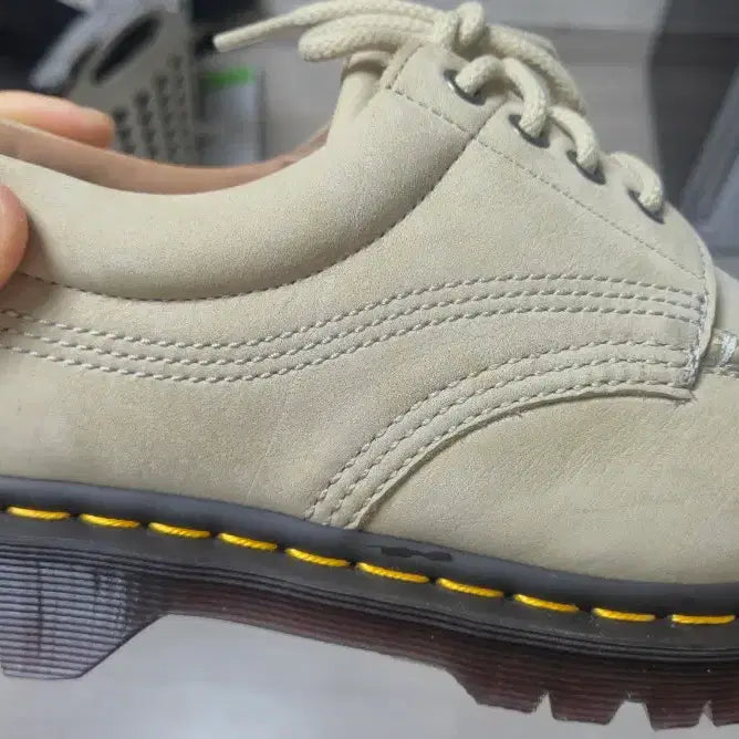 [BUNJANG] Dr. Martens Lowell Buttersoft Leather Work Boots Light Tan 260 / 닥터마틴 로웰 버터소프트 레더 목 토 슈즈 라이트 탄 260