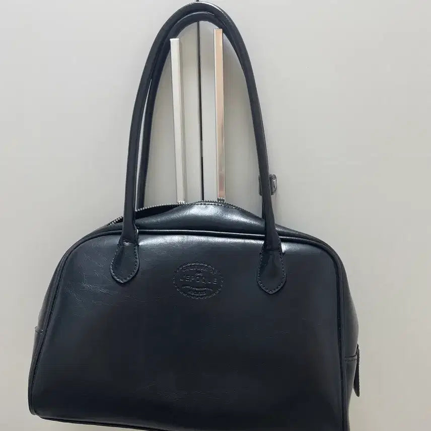 [SOLD OUT] 르아보네 미라쥬백 블랙 가죽 숄더백