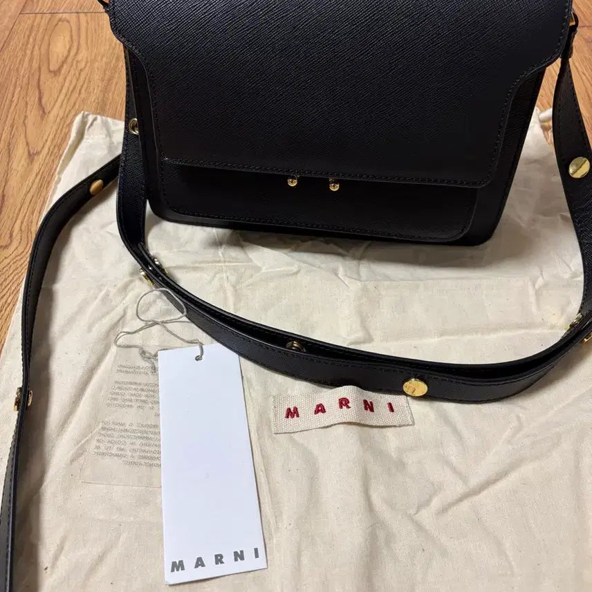 [BUNJANG] Marni Trunk Bag Medium Black / 마르니 트렁크백 미디움 사이즈 블랙