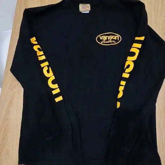 [BUNJANG] Benson T-Shirt / 벤슨 티셔츠