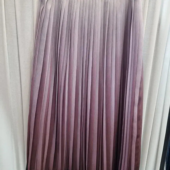 [SOLD OUT] 칼라거펠트 그라데이션 플리츠 스커트 롱 스커트