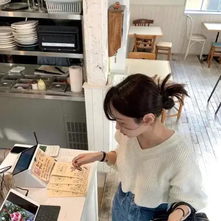 [BUNJANG] Dehau Crop V-Neck Knit Sweater / [드하우] 콩브이니트 크롭브이넥니트