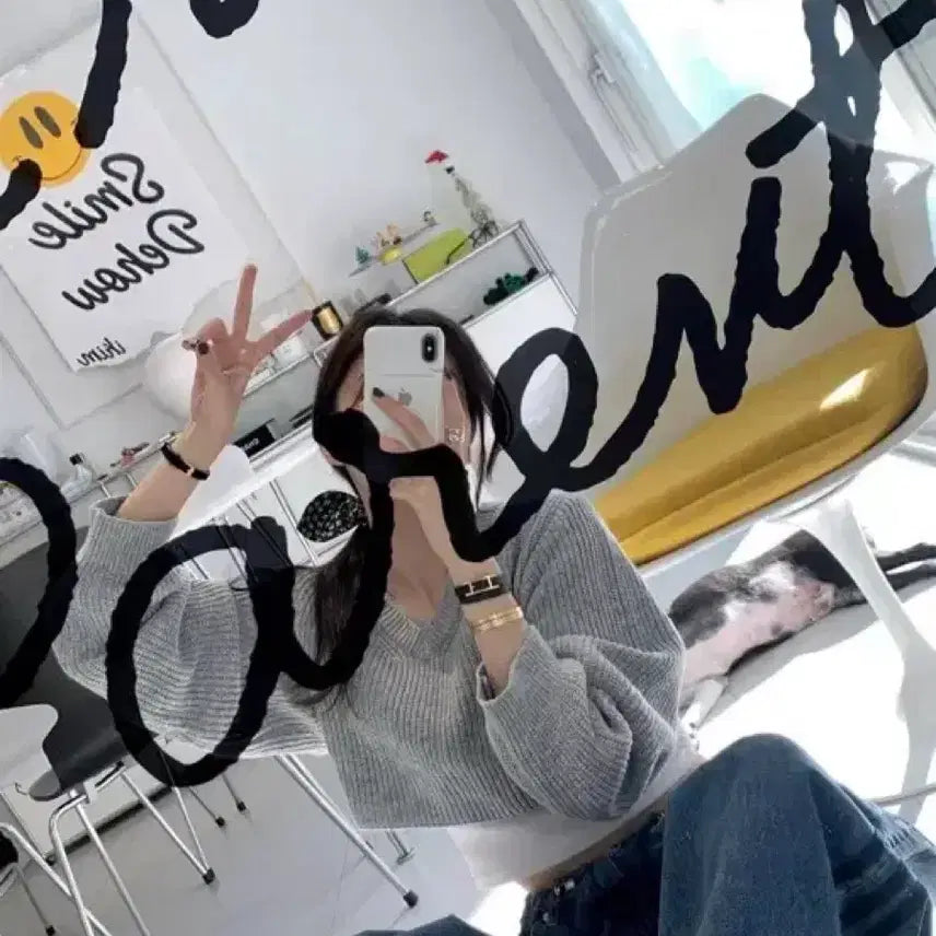 [BUNJANG] Dehau Crop V-Neck Knit Sweater / [드하우] 콩브이니트 크롭브이넥니트