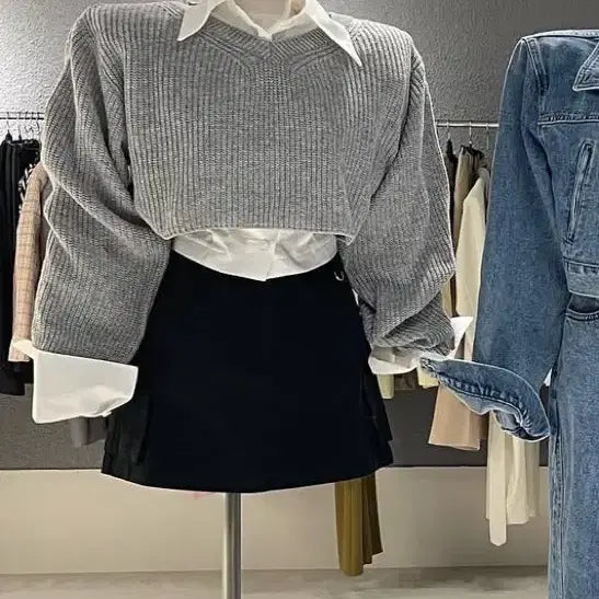 [BUNJANG] Dehau Crop V-Neck Knit Sweater / [드하우] 콩브이니트 크롭브이넥니트