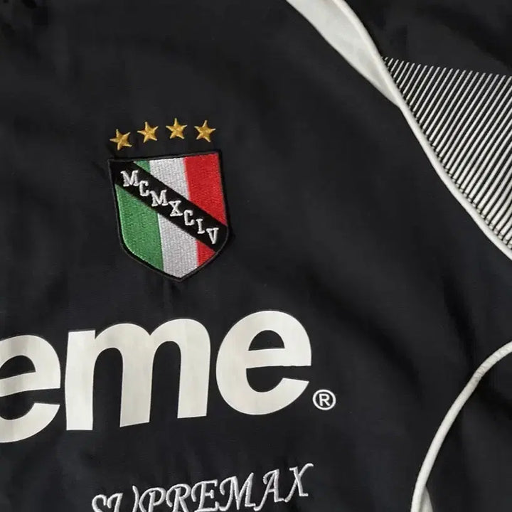 [BUNJANG] Supreme x Umbro Track Jacket Black / 슈프림 x 엄브로 트랙 자켓 블랙 - 22SS