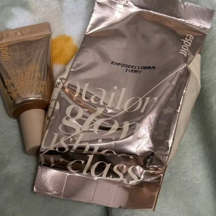 [BUNJANG] Espoir Be Glow New Class 21 Ivory Refill + Mini Foundation / (새상품) 에스쁘아 비글로우 뉴클래스 21 아이보리 리필+미니파데