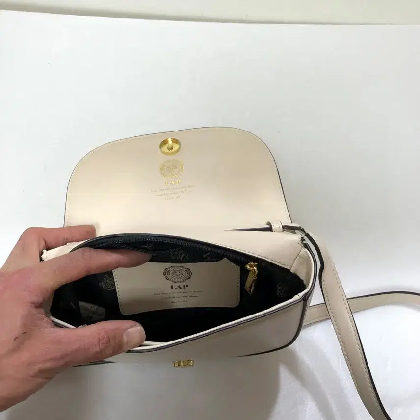 [BUNJANG] LAP Crossbody Bag / LAP 크로스백@9972