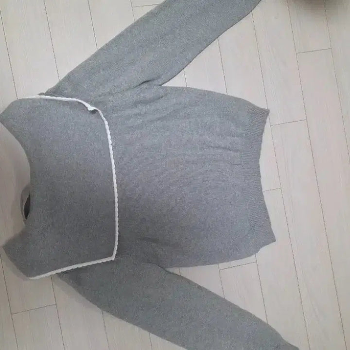 [BUNJANG] SemeuaDeu Sailor Knit Top / 쎄무아듀 세일러 니트 Gray knit point collar top