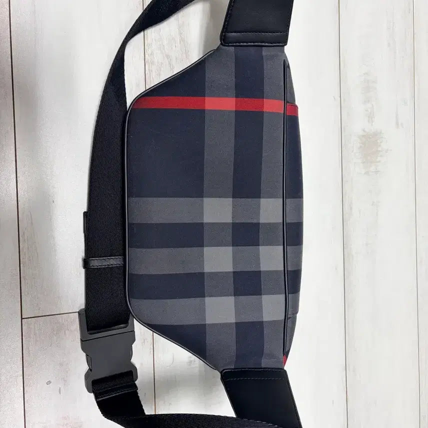 [BUNJANG] Burberry Sonny Medium Check Crossbody Bag / 버버리 소니 미디엄 체크 크로스백(남녀공용)
