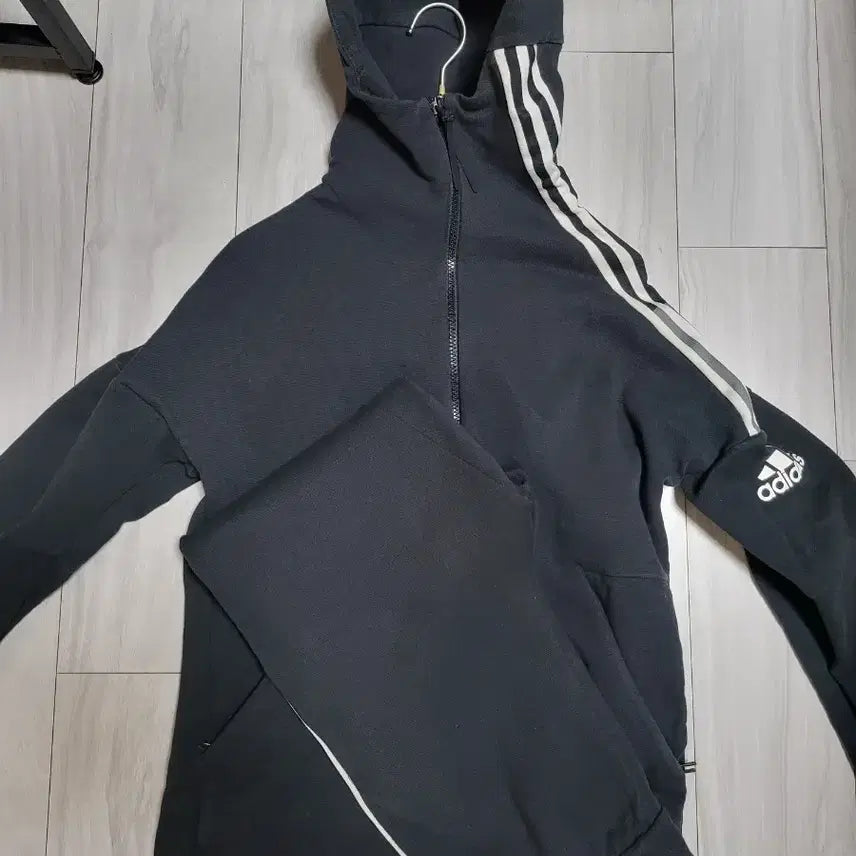 [BUNJANG] Adidas Three-Stripe Training Set Black / 아디다스 삼선zen 트레이닝복 세트 블랙
