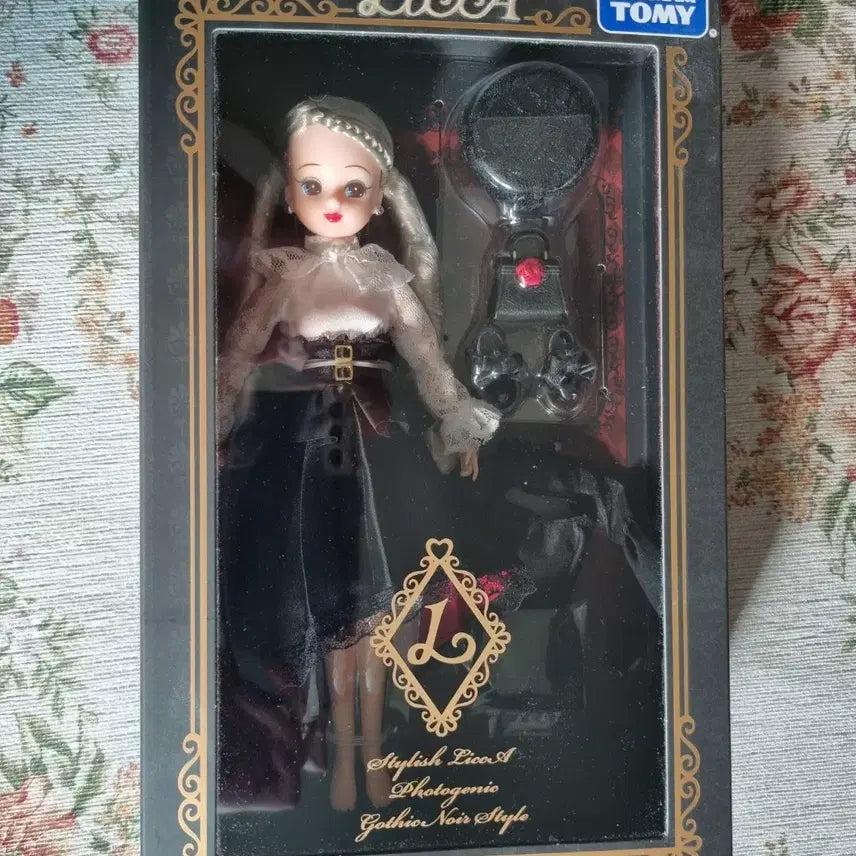 [BUNJANG] Stylish Gothic Noir Rika Doll / 스타일리쉬 고딕 느와르 리카